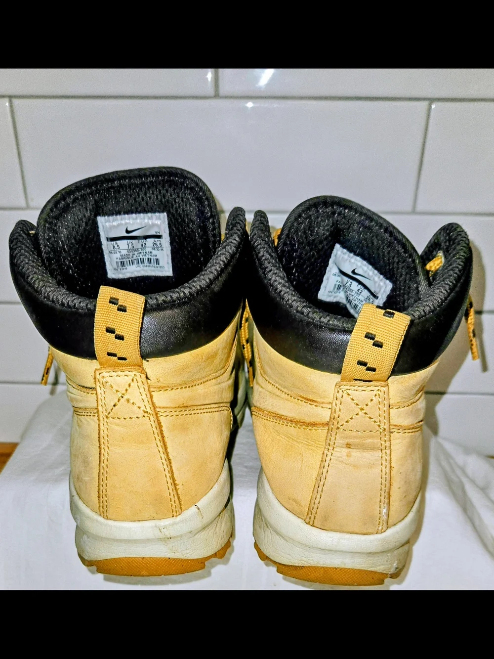 Nike Men's Tan and Black Workstyle Boots